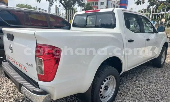 Sayi Na hannu Nissan Navara White Mota in Accra a Greater Accra Sayi Na hannu Nissan Navara White Mota in Accra a Greater Accra