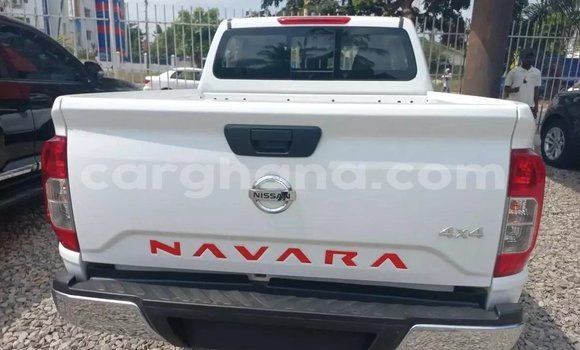 Sayi Na hannu Nissan Navara White Mota in Accra a Greater Accra Sayi Na hannu Nissan Navara White Mota in Accra a Greater Accra