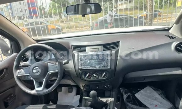 Sayi Na hannu Nissan Navara White Mota in Accra a Greater Accra Sayi Na hannu Nissan Navara White Mota in Accra a Greater Accra