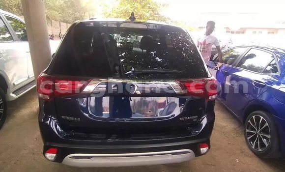 Ra Àlòkù Mitsubishi Outlander Blue Ọkọ̀ in Accra ni Greater Accra Ra Àlòkù Mitsubishi Outlander Blue Ọkọ̀ in Accra ni Greater Accra