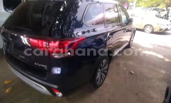 Ra Àlòkù Mitsubishi Outlander Blue Ọkọ̀ in Accra ni Greater Accra Ra Àlòkù Mitsubishi Outlander Blue Ọkọ̀ in Accra ni Greater Accra