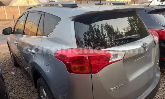 Sayi Na hannu Toyota RAV4 Azurfa Mota in Accra a Greater Accra Sayi Na hannu Toyota RAV4 Azurfa Mota in Accra a Greater Accra