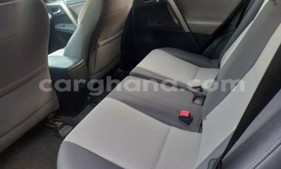 Sayi Na hannu Toyota RAV4 Azurfa Mota in Accra a Greater Accra Sayi Na hannu Toyota RAV4 Azurfa Mota in Accra a Greater Accra