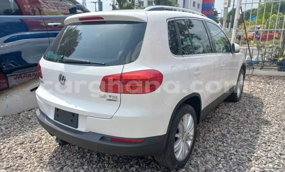 Sayi Na hannu Volkswagen Tiguan White Mota in Accra a Greater Accra Sayi Na hannu Volkswagen Tiguan White Mota in Accra a Greater Accra