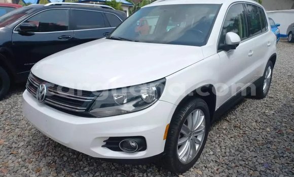 Ra Àlòkù Volkswagen Tiguan funfun Ọkọ̀ in Accra ni Greater Accra