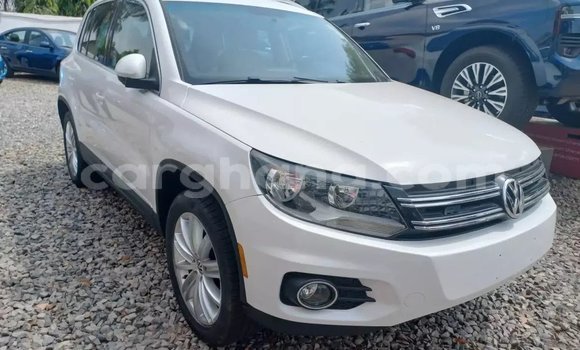Ra Àlòkù Volkswagen Tiguan funfun Ọkọ̀ in Accra ni Greater Accra Ra Àlòkù Volkswagen Tiguan funfun Ọkọ̀ in Accra ni Greater Accra