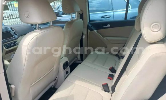 Ra Àlòkù Volkswagen Tiguan funfun Ọkọ̀ in Accra ni Greater Accra Ra Àlòkù Volkswagen Tiguan funfun Ọkọ̀ in Accra ni Greater Accra