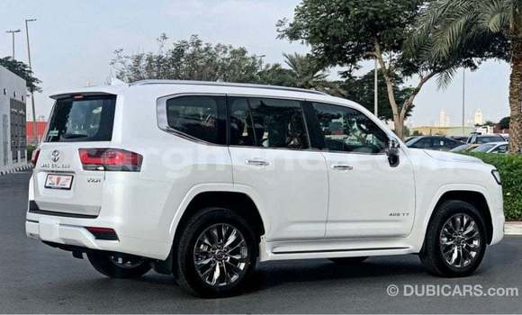 Sayi Imported Toyota Land Cruiser White Mota in Import - Dubai a Ashanti Sayi Imported Toyota Land Cruiser White Mota in Import - Dubai a Ashanti