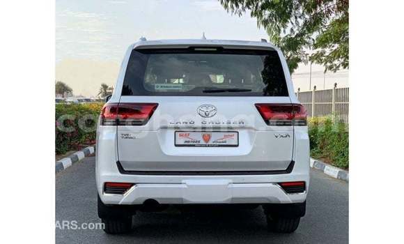 Sayi Imported Toyota Land Cruiser White Mota in Import - Dubai a Ashanti Sayi Imported Toyota Land Cruiser White Mota in Import - Dubai a Ashanti