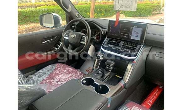 Sayi Imported Toyota Land Cruiser White Mota in Import - Dubai a Ashanti Sayi Imported Toyota Land Cruiser White Mota in Import - Dubai a Ashanti