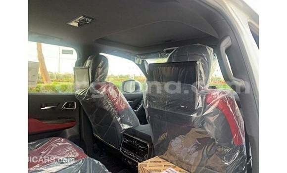 Sayi Imported Toyota Land Cruiser White Mota in Import - Dubai a Ashanti Sayi Imported Toyota Land Cruiser White Mota in Import - Dubai a Ashanti