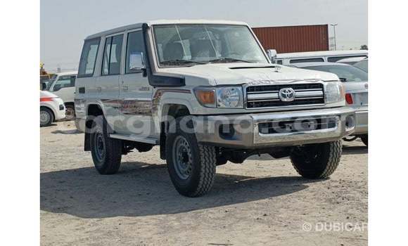 Buy Import Toyota Land Cruiser White Car in Import - Dubai in Ashanti Buy Import Toyota Land Cruiser White Car in Import - Dubai in Ashanti