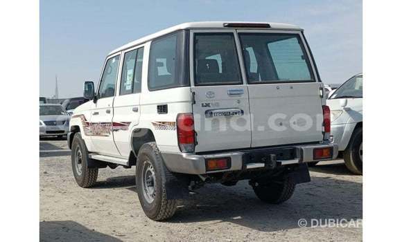 Buy Import Toyota Land Cruiser White Car in Import - Dubai in Ashanti Buy Import Toyota Land Cruiser White Car in Import - Dubai in Ashanti