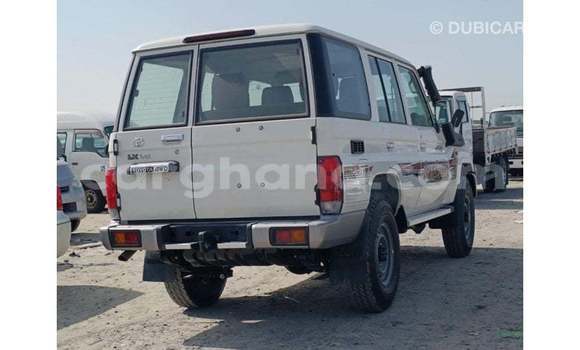 Buy Import Toyota Land Cruiser White Car in Import - Dubai in Ashanti Buy Import Toyota Land Cruiser White Car in Import - Dubai in Ashanti