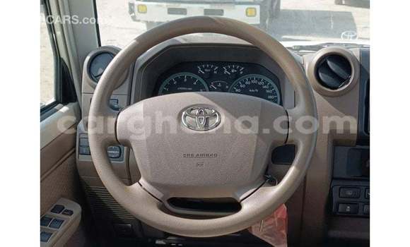 Buy Import Toyota Land Cruiser White Car in Import - Dubai in Ashanti Buy Import Toyota Land Cruiser White Car in Import - Dubai in Ashanti