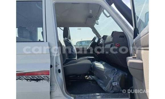 Buy Import Toyota Land Cruiser White Car in Import - Dubai in Ashanti Buy Import Toyota Land Cruiser White Car in Import - Dubai in Ashanti