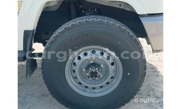 Buy Import Toyota Land Cruiser White Car in Import - Dubai in Ashanti Buy Import Toyota Land Cruiser White Car in Import - Dubai in Ashanti