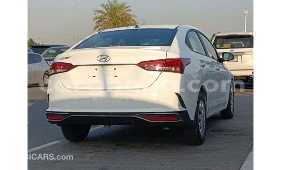 Ra Imported Hyundai Accent funfun Ọkọ̀ in Import - Dubai ni Ashanti Ra Imported Hyundai Accent funfun Ọkọ̀ in Import - Dubai ni Ashanti