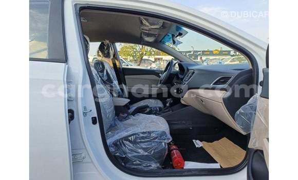 Ra Imported Hyundai Accent funfun Ọkọ̀ in Import - Dubai ni Ashanti Ra Imported Hyundai Accent funfun Ọkọ̀ in Import - Dubai ni Ashanti