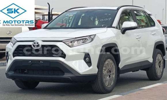 Sayi Imported Toyota 4Runner White Mota in Import - Dubai a Ashanti