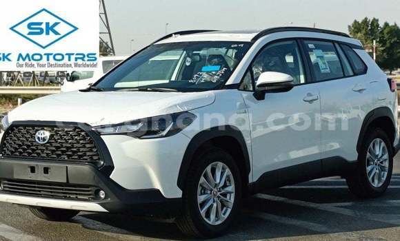 Ra Imported Toyota Corolla funfun Ọkọ̀ in Import - Dubai ni Ashanti