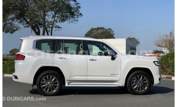 Buy Import Toyota Land Cruiser White Car in Import - Dubai in Ashanti Buy Import Toyota Land Cruiser White Car in Import - Dubai in Ashanti