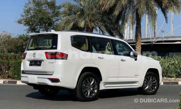 Buy Import Toyota Land Cruiser White Car in Import - Dubai in Ashanti Buy Import Toyota Land Cruiser White Car in Import - Dubai in Ashanti