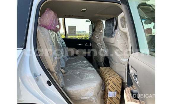 Buy Import Toyota Land Cruiser White Car in Import - Dubai in Ashanti Buy Import Toyota Land Cruiser White Car in Import - Dubai in Ashanti
