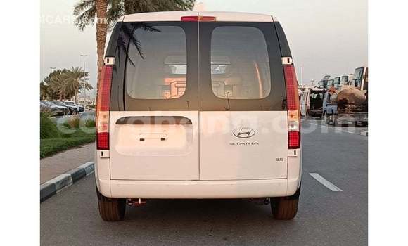 Buy Import Hyundai Cargo White Car in Import - Dubai in Ashanti Buy Import Hyundai Cargo White Car in Import - Dubai in Ashanti