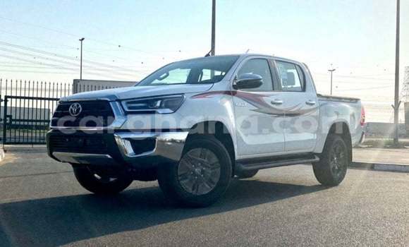 Buy Import Toyota Hilux White Car in Import - Dubai in Ashanti