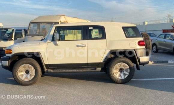 Buy Import Toyota FJ Cruiser White Car in Import - Dubai in Ashanti Buy Import Toyota FJ Cruiser White Car in Import - Dubai in Ashanti