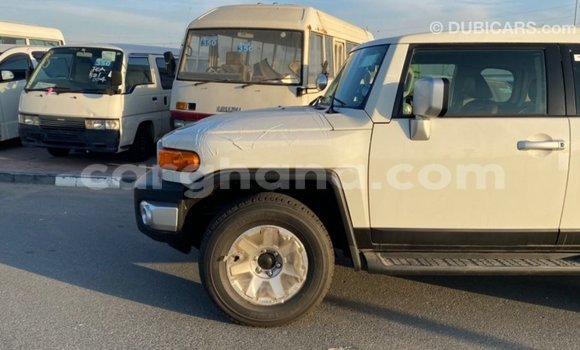 Buy Import Toyota FJ Cruiser White Car in Import - Dubai in Ashanti Buy Import Toyota FJ Cruiser White Car in Import - Dubai in Ashanti