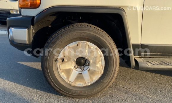 Buy Import Toyota FJ Cruiser White Car in Import - Dubai in Ashanti Buy Import Toyota FJ Cruiser White Car in Import - Dubai in Ashanti