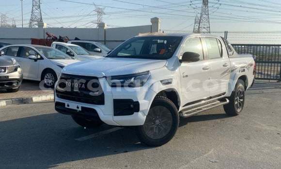 Buy Import Toyota Hilux White Car in Import - Dubai in Ashanti