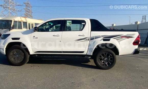 Buy Import Toyota Hilux White Car in Import - Dubai in Ashanti Buy Import Toyota Hilux White Car in Import - Dubai in Ashanti