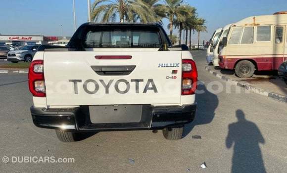 Buy Import Toyota Hilux White Car in Import - Dubai in Ashanti Buy Import Toyota Hilux White Car in Import - Dubai in Ashanti
