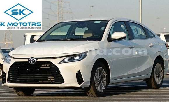 Ra Imported Toyota Yaris funfun Ọkọ̀ in Import - Dubai ni Ashanti