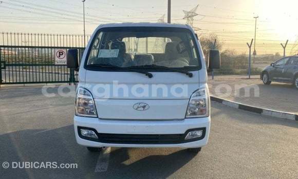 Buy Import Hyundai Accent White Car in Import - Dubai in Ashanti Buy Import Hyundai Accent White Car in Import - Dubai in Ashanti