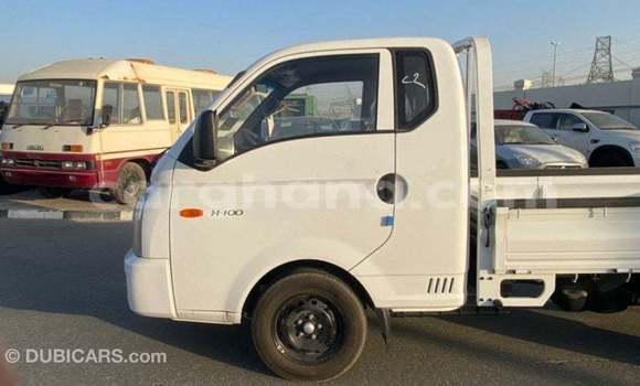 Buy Import Hyundai Accent White Car in Import - Dubai in Ashanti Buy Import Hyundai Accent White Car in Import - Dubai in Ashanti