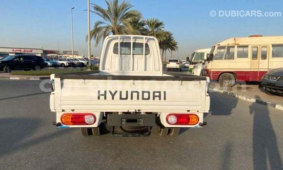 Buy Import Hyundai Accent White Car in Import - Dubai in Ashanti Buy Import Hyundai Accent White Car in Import - Dubai in Ashanti