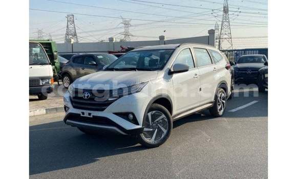 Ra Imported Toyota Rush funfun Ọkọ̀ in Import - Dubai ni Ashanti