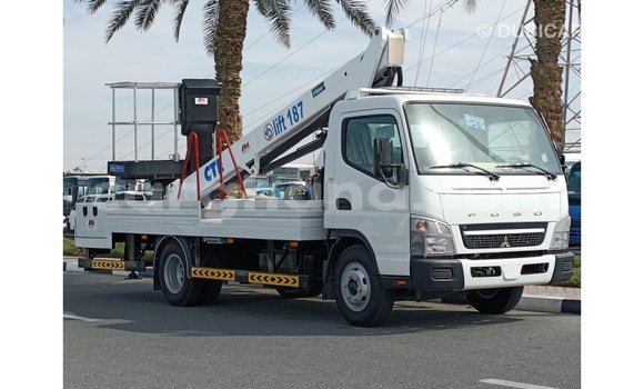 Buy Import Mitsubishi Carisma White Car in Import - Dubai in Ashanti Buy Import Mitsubishi Carisma White Car in Import - Dubai in Ashanti