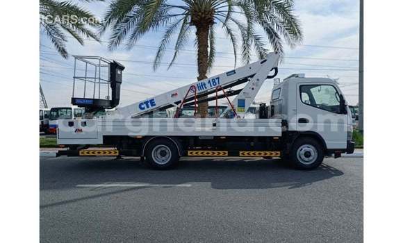 Buy Import Mitsubishi Carisma White Car in Import - Dubai in Ashanti Buy Import Mitsubishi Carisma White Car in Import - Dubai in Ashanti