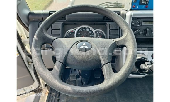 Buy Import Mitsubishi Carisma White Car in Import - Dubai in Ashanti Buy Import Mitsubishi Carisma White Car in Import - Dubai in Ashanti