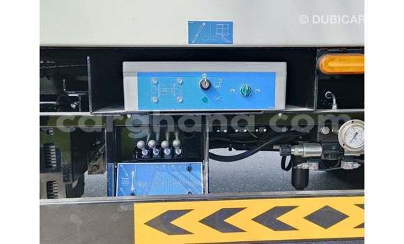 Buy Import Mitsubishi Carisma White Car in Import - Dubai in Ashanti Buy Import Mitsubishi Carisma White Car in Import - Dubai in Ashanti