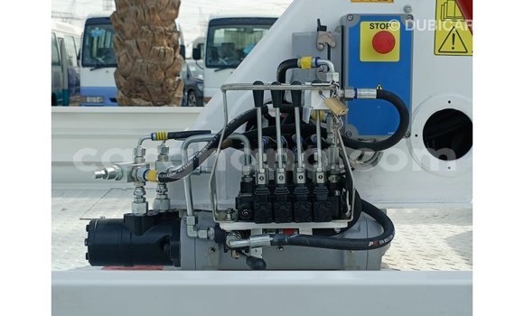 Buy Import Mitsubishi Carisma White Car in Import - Dubai in Ashanti Buy Import Mitsubishi Carisma White Car in Import - Dubai in Ashanti