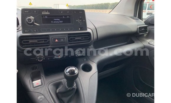 Ra Imported Peugeot Partner funfun Ọkọ̀ in Import - Dubai ni Ashanti Ra Imported Peugeot Partner funfun Ọkọ̀ in Import - Dubai ni Ashanti