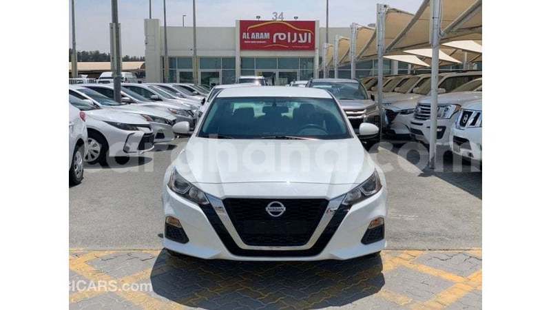 Big with watermark nissan altima ashanti import dubai 55222