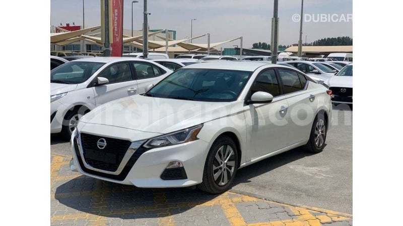 Big with watermark nissan altima ashanti import dubai 55222