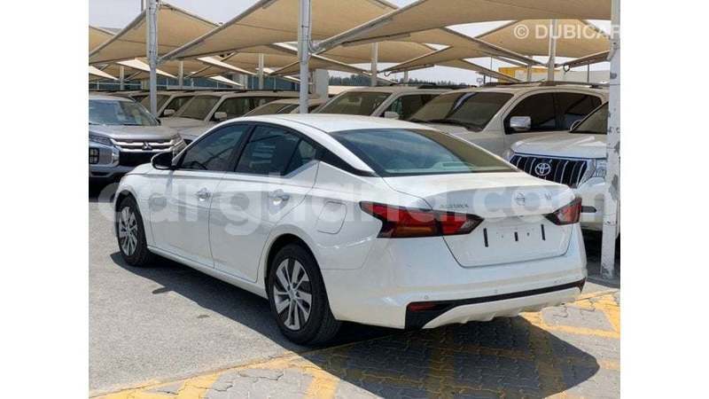 Big with watermark nissan altima ashanti import dubai 55222